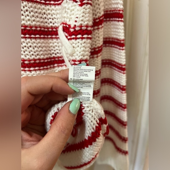 ⚫️ BOGO Oak and Ivy red and white lace up detail sweater size medium - Picture 6 of 7